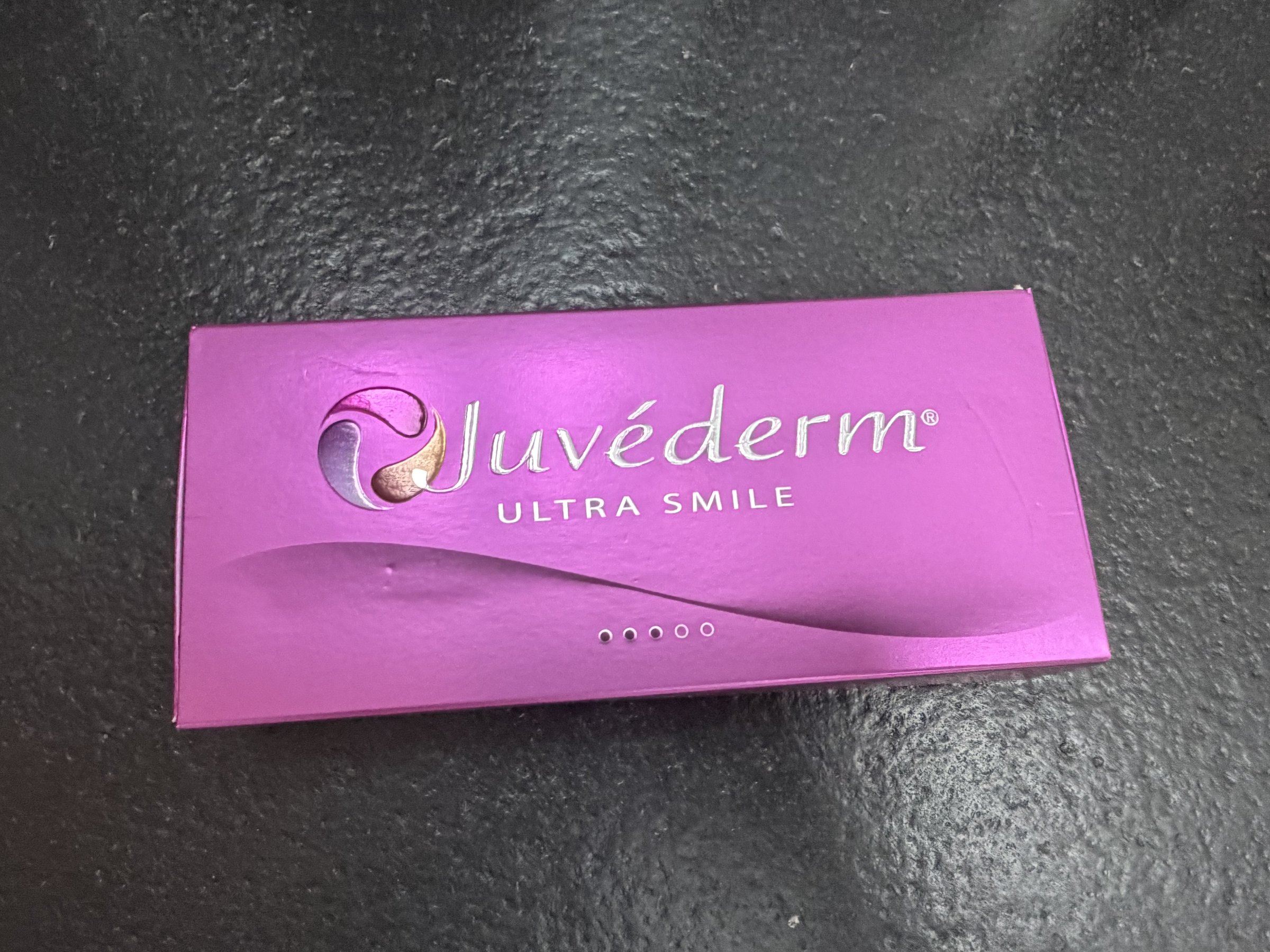 Originální balení Juvéderm ULTRA SMILE — hyaluronová výplň na rty